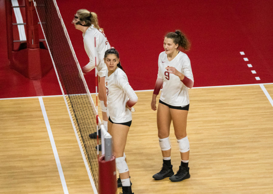 Senior middle blocker Candelaria Herrera and sophomore outside hitter Annie Hatch prepare for the next point against Baylor on Oct. 23.