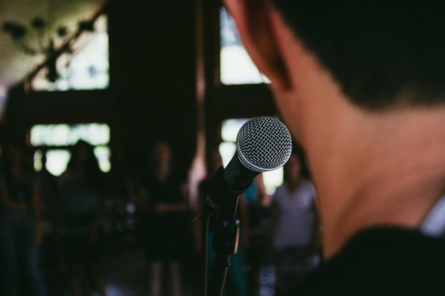Columnist Parth Shiralkar gives tips on how to improve on public speaking. 