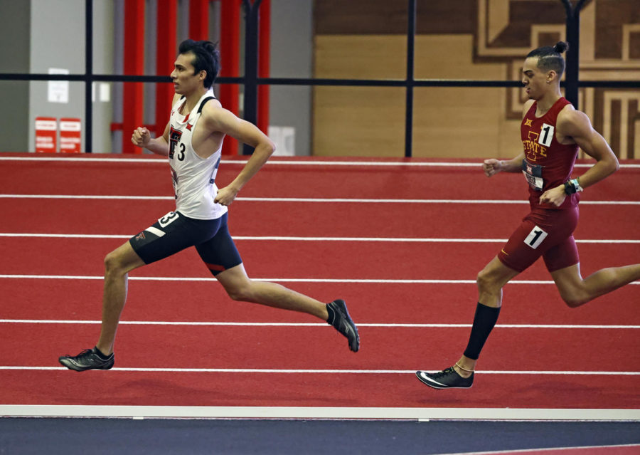 Texas Techs Marco Vilca and Iowa States Cebastian Gentil run in the 600-yard run during the 2021 Big 12 Indoor Track & Field Championship on Feb. 26 in Lubbock, Texas. (Brad Tollefson/Big 12 Conference)