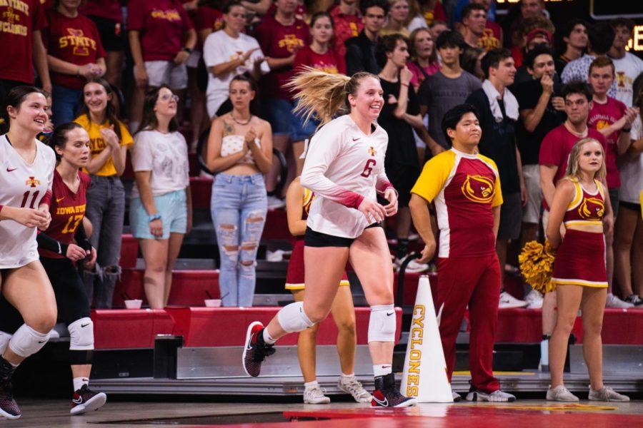 Eleanor Holthaus runs on to the court in Iowa State volleyballs season opener vs the Drake Bulldogs on August 27.