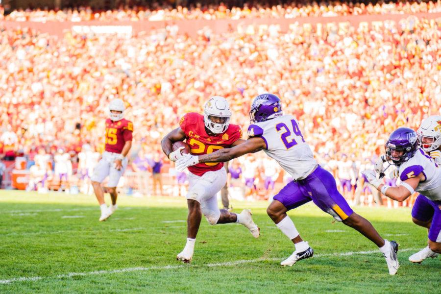 Breece Hall rushes against the Northern Iowa Panthers on Sept. 4.
