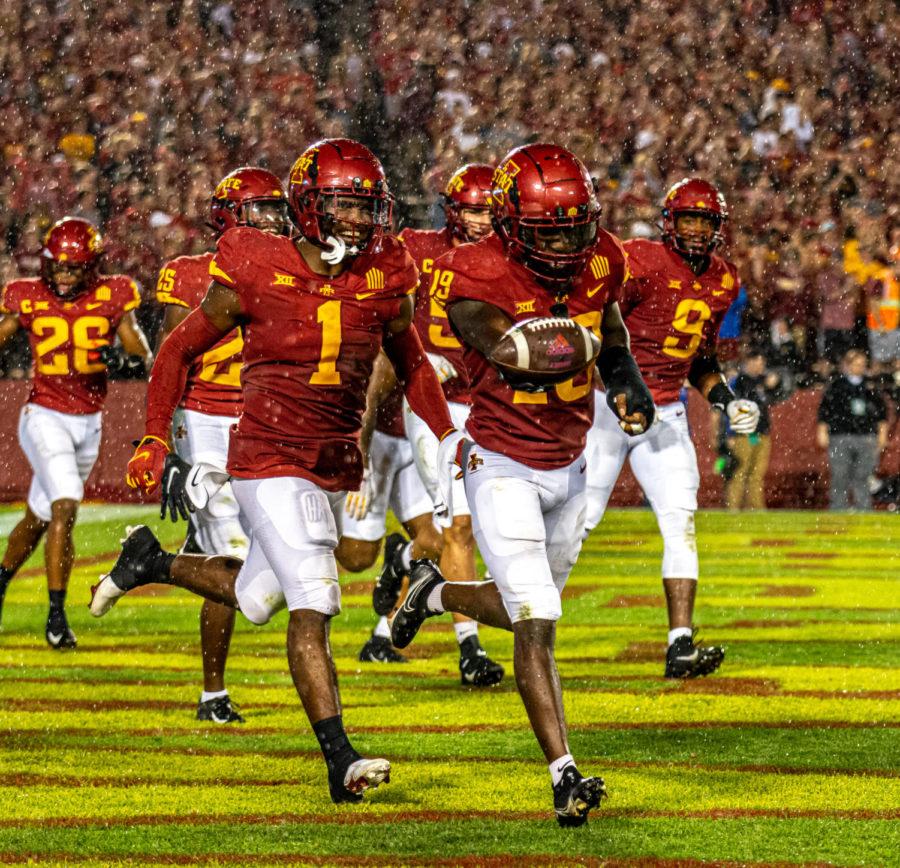 Iowa+State+defensive+back+Kym-Mani+King+celebrates+with+teammates+after+an+interception+against+Kansas+on+Oct.+2.