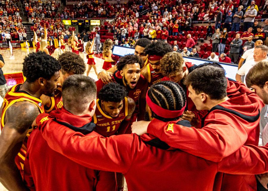 Iowa State huddles together before its season-opener vs Kennesaw State on Nov. 9.
