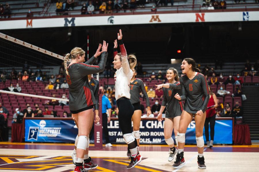 Cyclones celebrate after scoring against Stanford at the NCAA Tournament on Dec. 3, 2021.