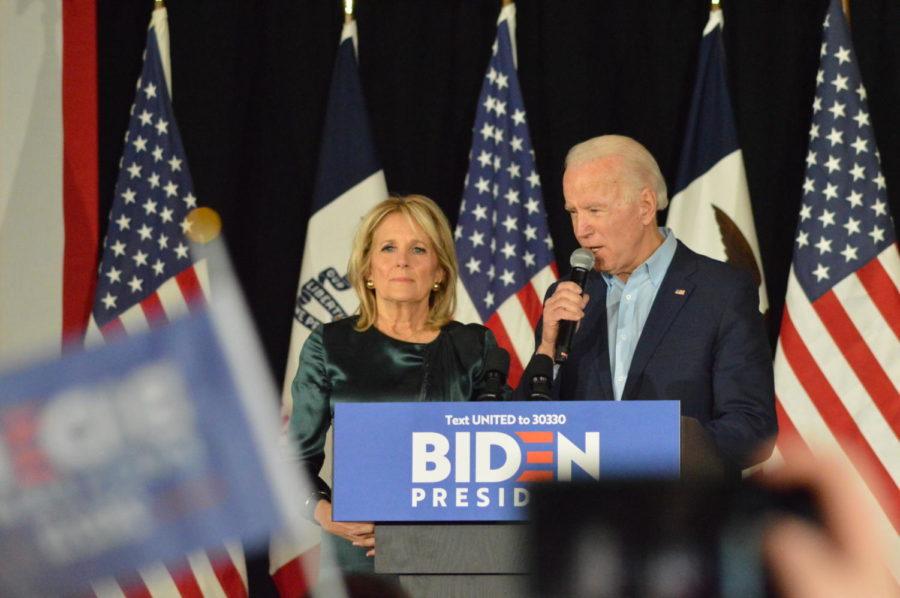 Former+Vice+President+Joe+Biden+and+former+second+lady+Jill+Biden+speak+to+supporters+Feb.+3+in+Des+Moines+after+the+Iowa+Democratic+caucuses.%C2%A0