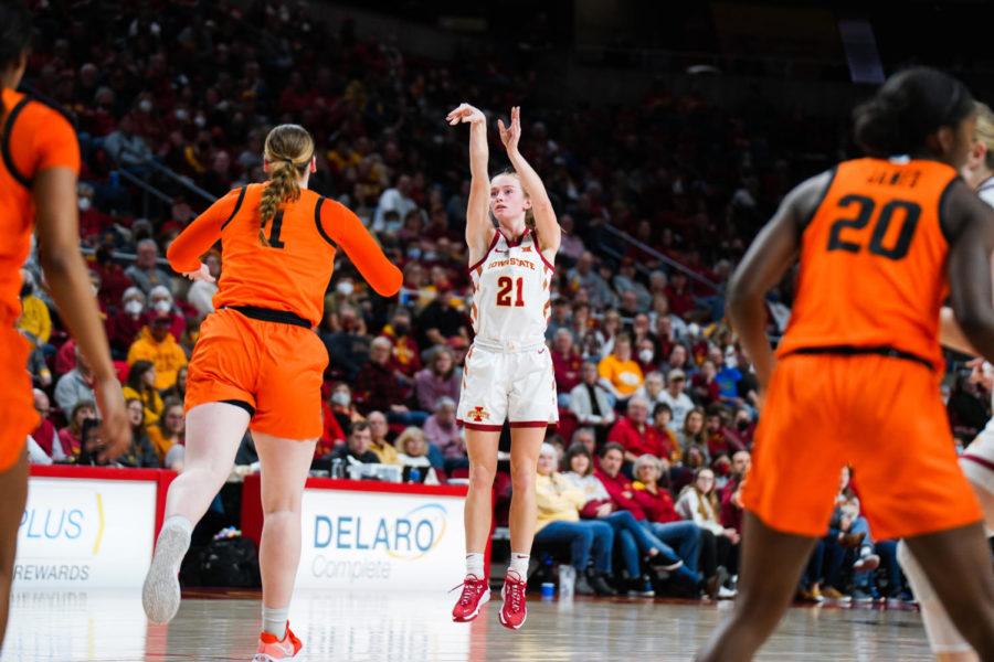 Iowa+State+guard+Lexi+Donarski+shoots+the+ball+in+the+Cyclones+76-58+win+over+Oklahoma+State+on+Feb.+5.