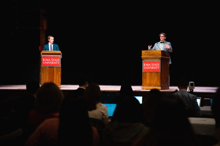 Candidates Jaden Ahlrichs and Jay Waagmeester taking questions submitted by the student body at the 2022 Student Government vice presidential debate. 