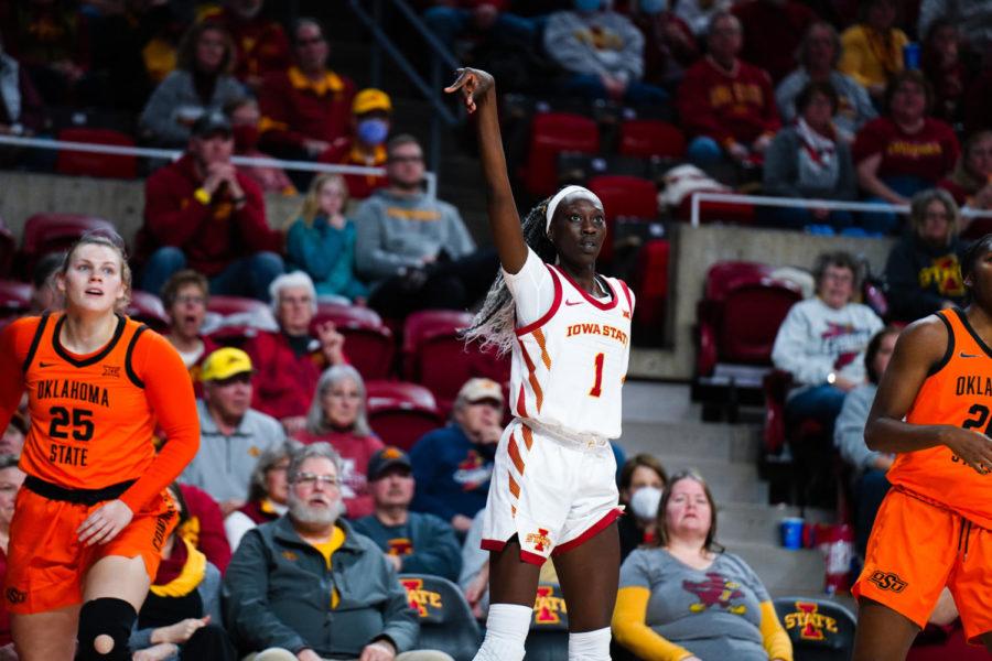 Iowa+State+forward+Nyamer+Diew+shoots+the+ball+in+the+Cyclones+76-58+win+over+Oklahoma+State+on+Feb.+5.