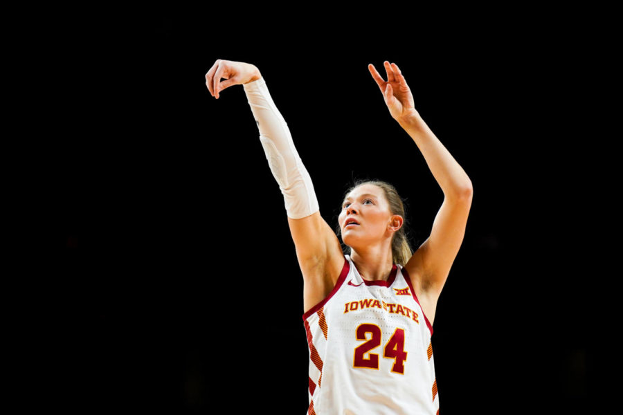 Ashley+Joens+shoots+the+ball+in+the+Cyclones+76-58+win+over+Oklahoma+State+on+Feb.+5.