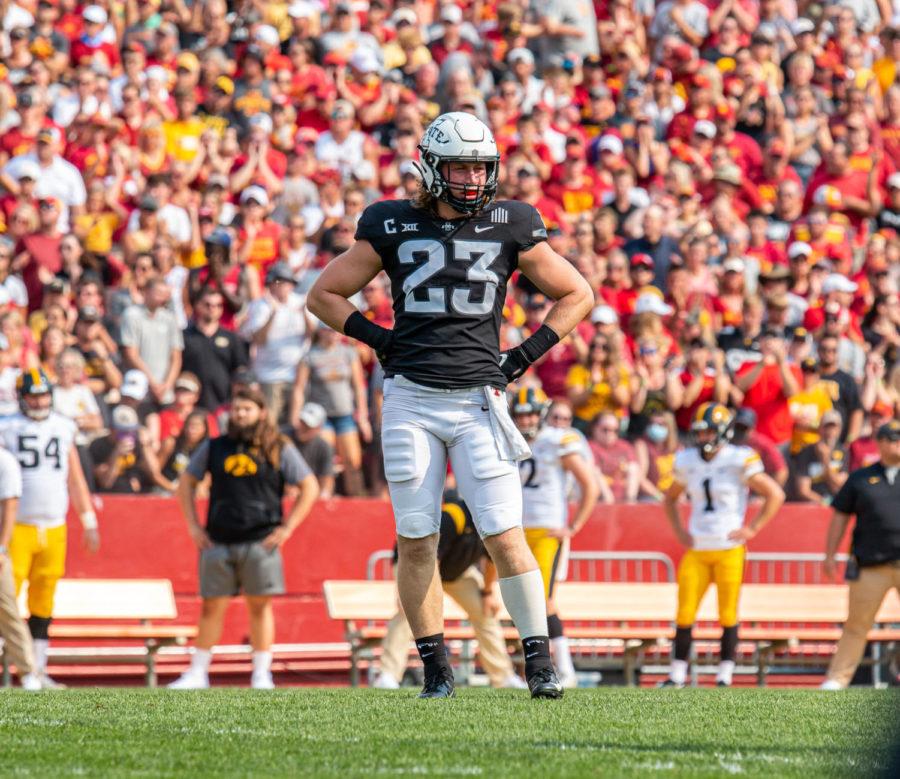 Iowa State linebacker Mike Rose looks to the sideline for a play call against No. 10 Iowa on Sept. 11, 2021.