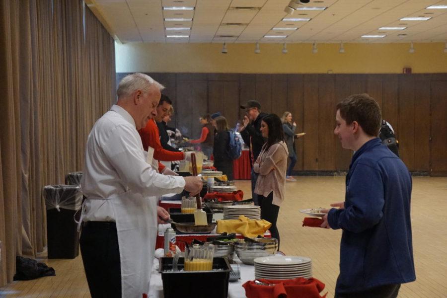 More than 400 graduating seniors will attend Iowa States graduation breakfast Tuesday.