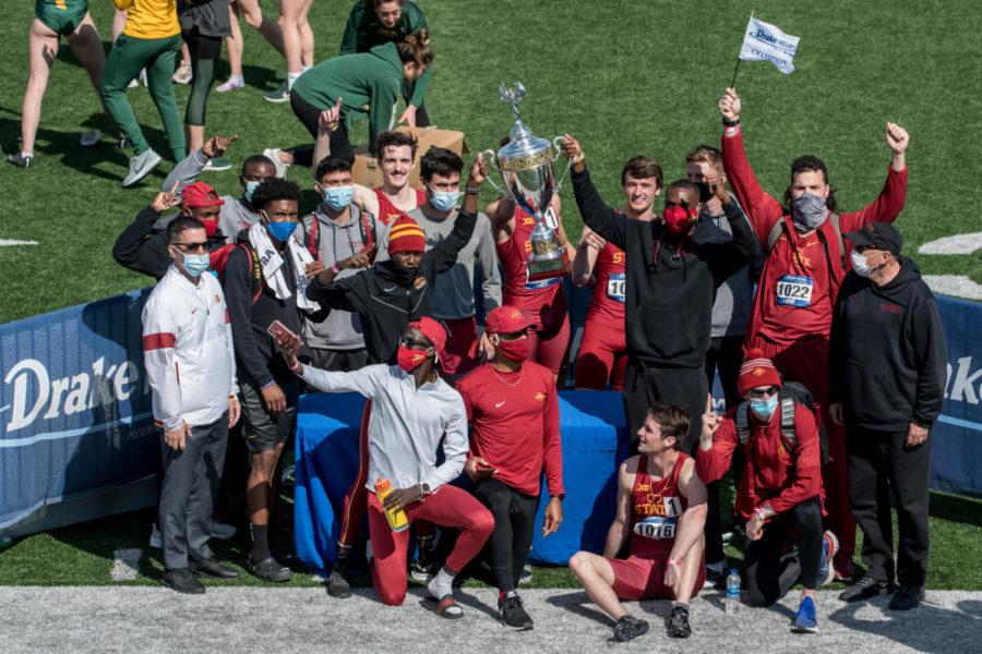 The+No.+14+Iowa+State+men+celebrate+their+Relays+Cup+victory+with+32+points+after+winning+in+the+DMR%2C+4x800+and+sprint+medley+relay+across+the+past+two+days+of+competition.
