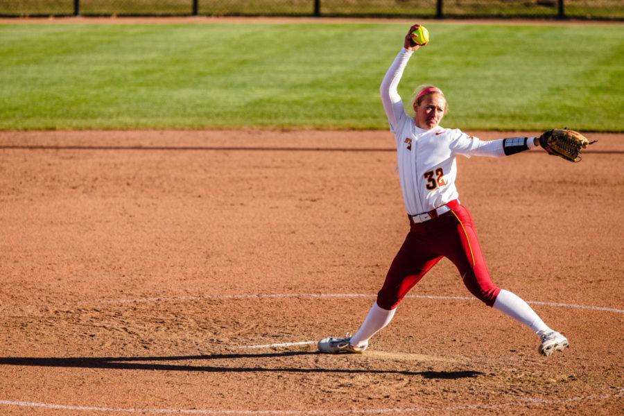 Iowa+State+junior+Ellie+Spelhaug+throws+a+pitch+against+the+Texas+Tech+Red+Raiders+April+14+at+the+Cyclone+Sports+Complex.
