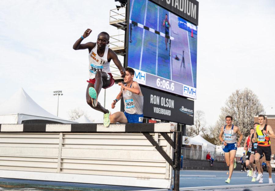 Kelvin%C2%A0Bungei+competes+in+the+mens+3000m+steeplechase+at+the+Drake+Relays+in+Des+Moines+on+April+29%2C+2022.