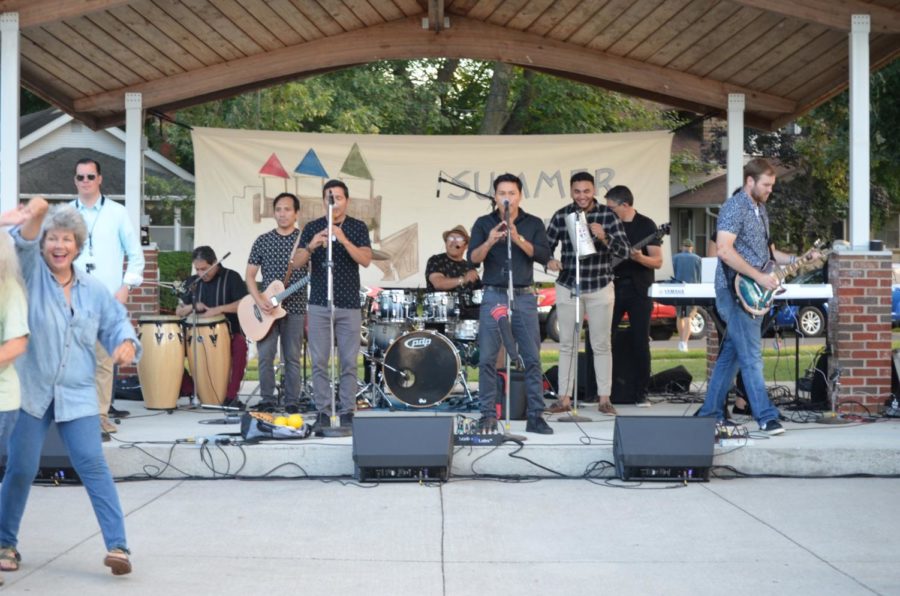 Son Peruchos performing at Roosevelt Park for the Summer Sundays concert series