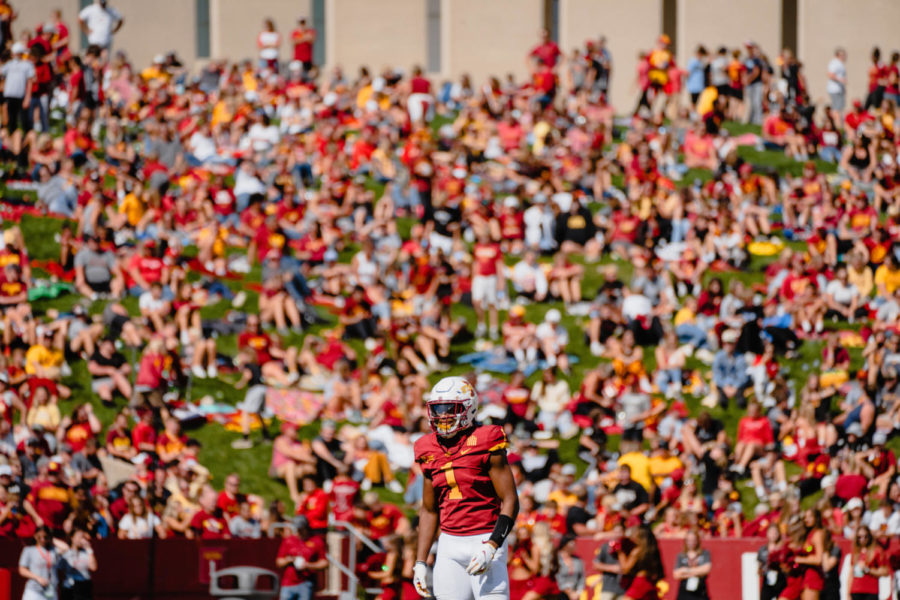 ISU+defensive+back+Anthony+Johnson+Jr.+waits+for+a+timeout+to+end+at+the+ISU+vs.+Baylor+football+game.+Sept.+24%2C+2022.+