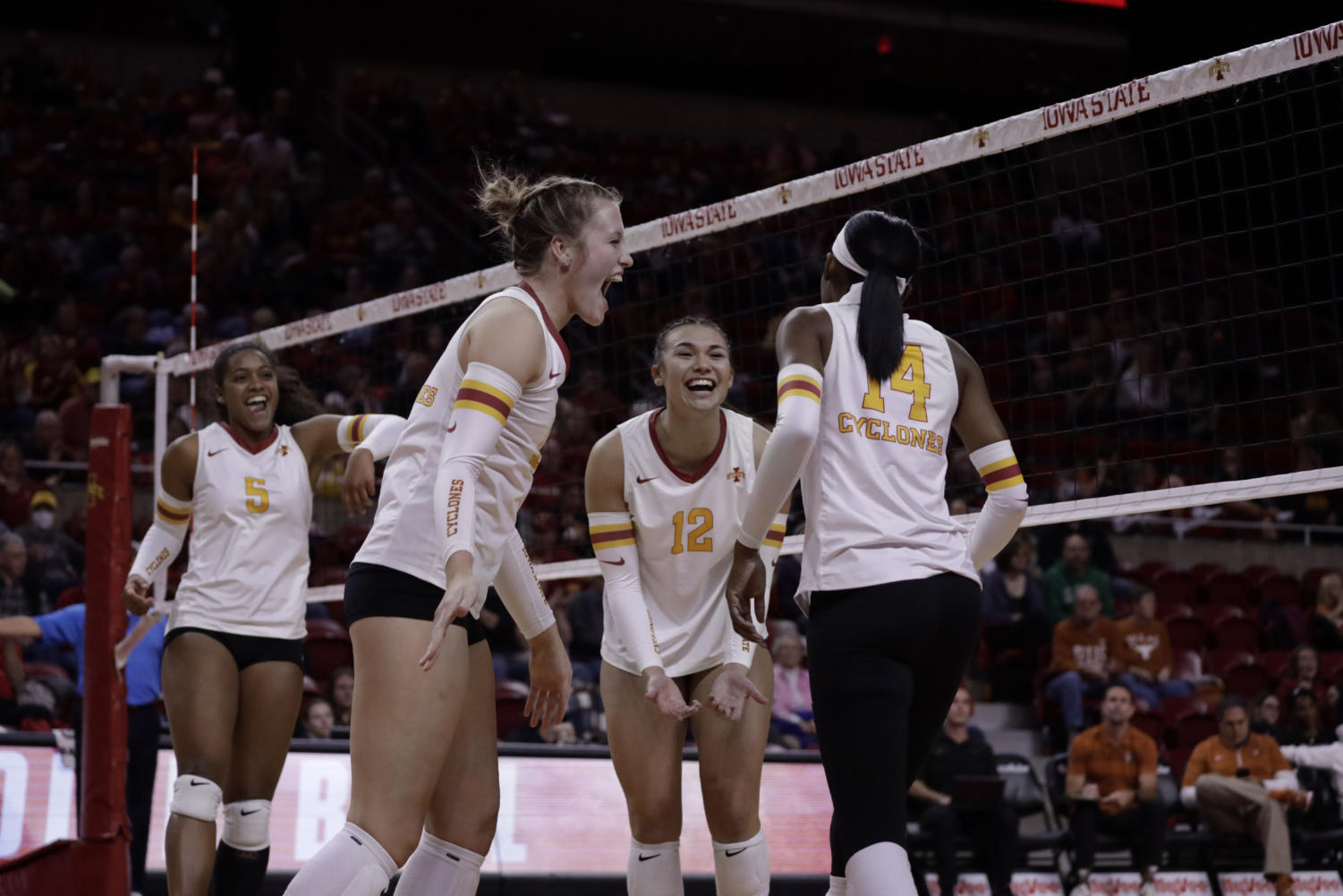 Three Big Takeaways Cyclones Persevere To Beat No 1 Texas Iowa State Daily 5067