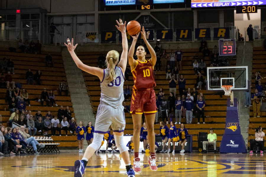 Stephanie Soares jumps up for a three pointer in the game against UNI at the McLeod Center on Nov. 16, 2022.