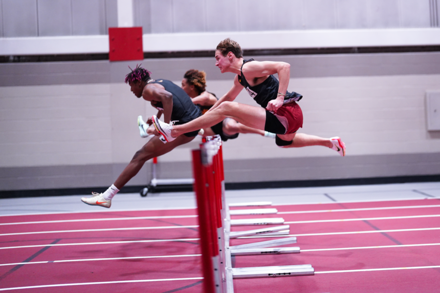Alec+Carr+competes+in+the+60m+hurdles+at+Lied+Recreational+Center+in+the+ISU+Holiday+Invitational+on+Dec.+10%2C+2022.