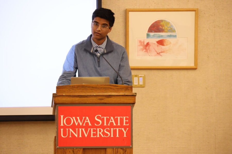 Liberal Arts and Sciences Senator Asray Gopa, a freshman in computer science, speaks at the Student Government meeting on Jan. 25, 2023. 