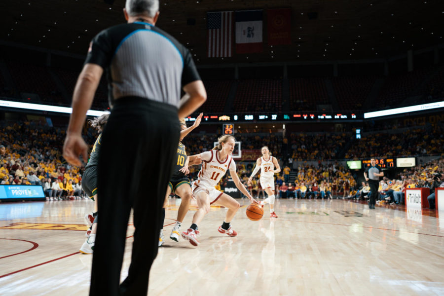 Emily Ryan dribbles the ball ball  during the game against Baylor on Feb. 4, 2023.
