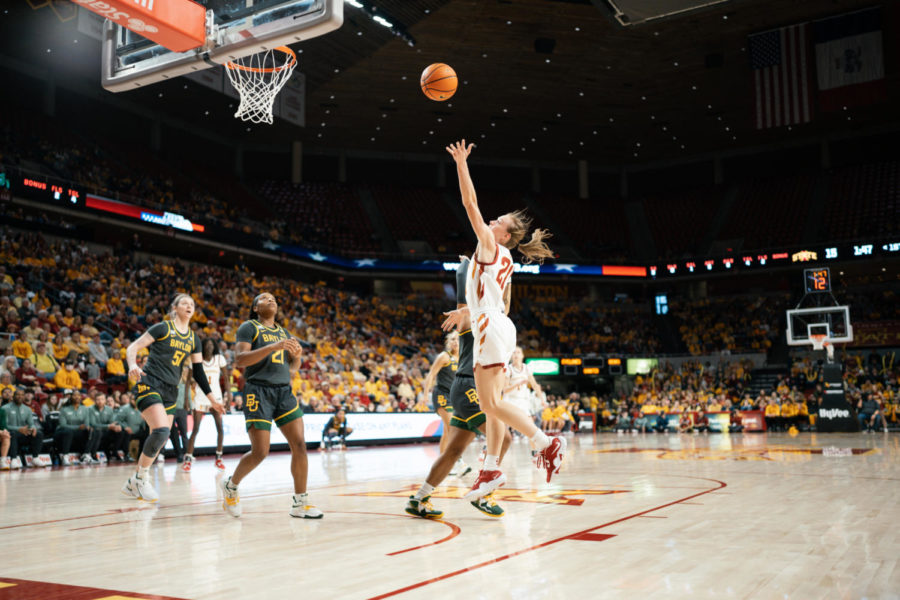 Lexi Donarski attempts a layup during the game against Baylor on Feb. 4, 2023.