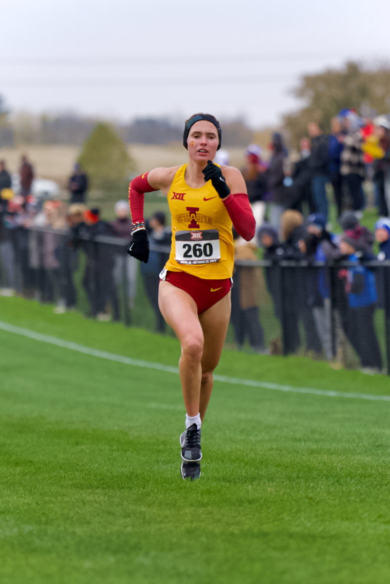Madelynn Hill finishing strong at ninth place overall with a time of 20:04.6 at the Big 12 Women’s Cross Country Championship on Oct. 28, 2023.