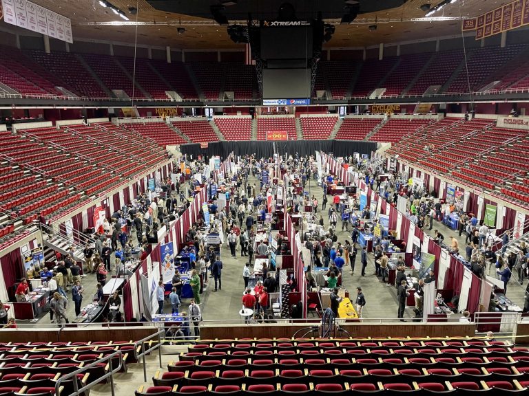 Career fair prep guide Show up with more confidence Iowa State Daily