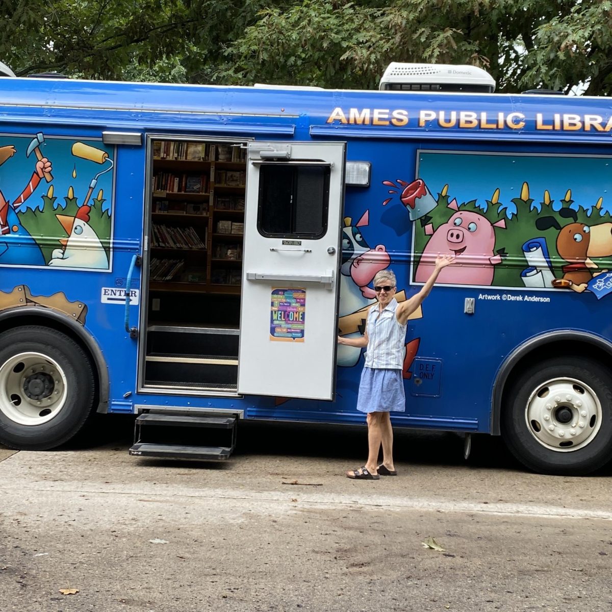 Linda, one of the Bookmobile staff who comes to campus each week.