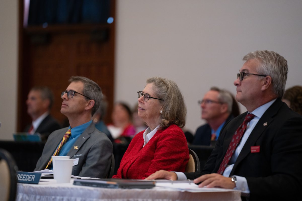 Senior Vice President and Provost Jason Keith (left), President Wendy Wintersteen (center) and Senior Vice President Operations and Finance
Sean Reeder (right) at the Board of Regents meeting on Sept. 19, 2024.