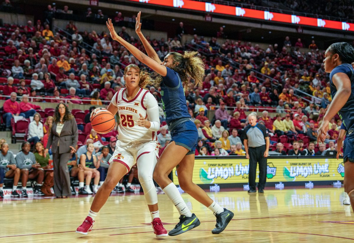 Iowa State Sydney Harris (25) pushes inward to shoot one of six two-point shots with a Chicago State defender in her face, Hilton Coliseum, Nov. 4, 2024.