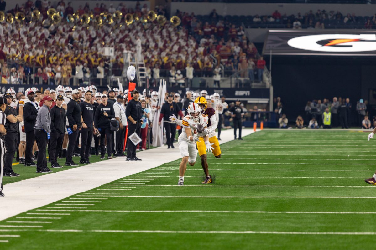 Brett Eskildsen (81) attempts to catch a pass during the 3rd quarter of the championship game against the Arizona State Sun Devils at AT&T Stadium in Arlington Texas on December 7th, 2024.  